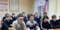 Сотрудники полиции совместно с общественниками проводят профилактические беседы со студентами - ОМВД Чистопольского района 